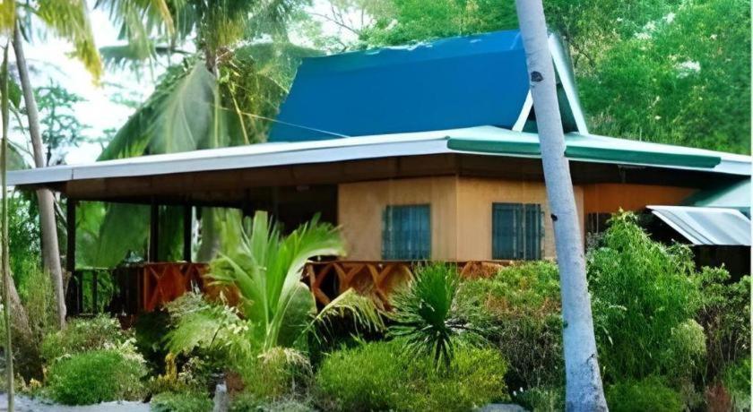 67Th Heaven Holiday Resort Lucbuan Екстер'єр фото