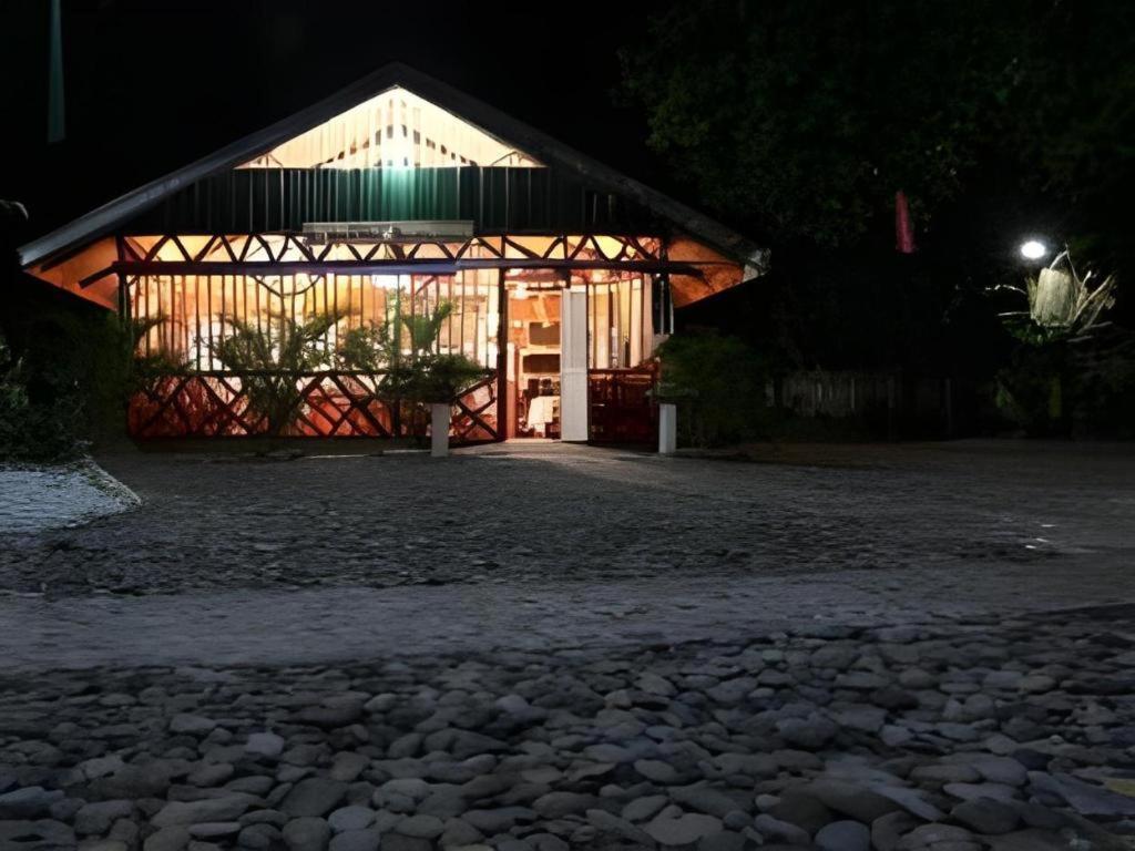 67Th Heaven Holiday Resort Lucbuan Екстер'єр фото
